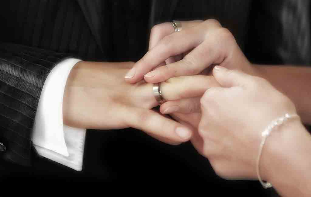 Cincin Kawin dan Cincin Tunangan, Apa Perbedaannya?