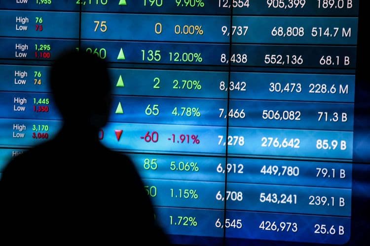 Memilih Saham BUMN atau Saham Swasta? Pertimbangkan Hal Ini