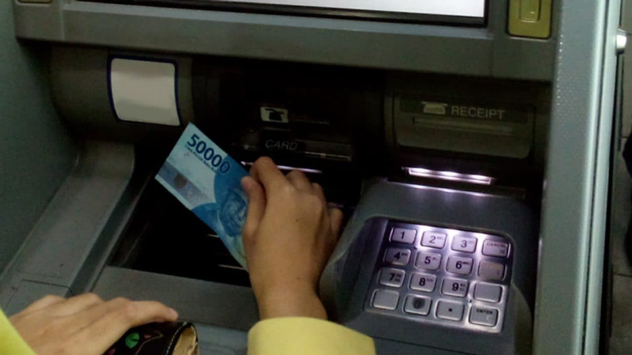 Tips dan Cara Setor Uang di ATM Setor Tunai BCA