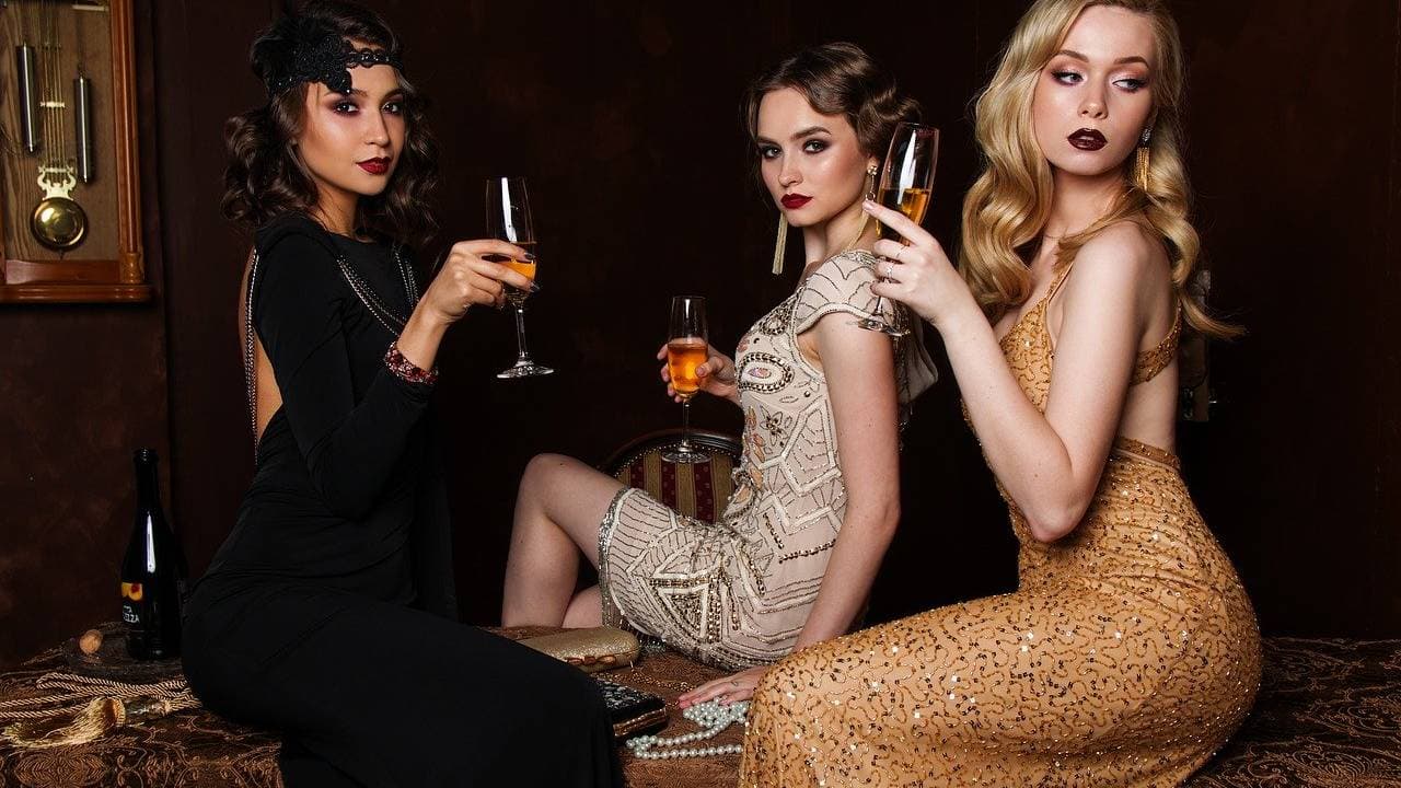 Memahami Paham Hedonisme Terkait Gaya Hidup Konsumtif