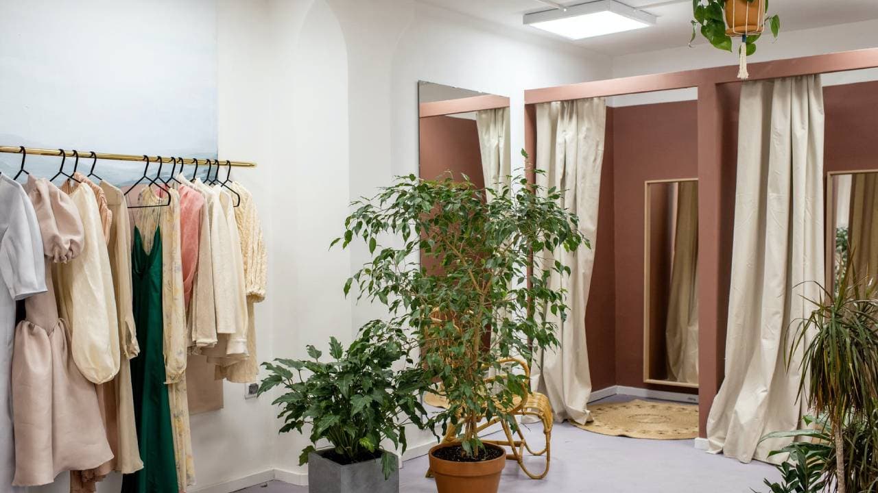 Merek Pakaian Termahal Langganan Selebriti Hollywood