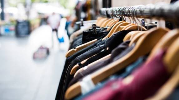 Lindungi Lingkungan Sekitar Dengan Membeli Barang Bekas