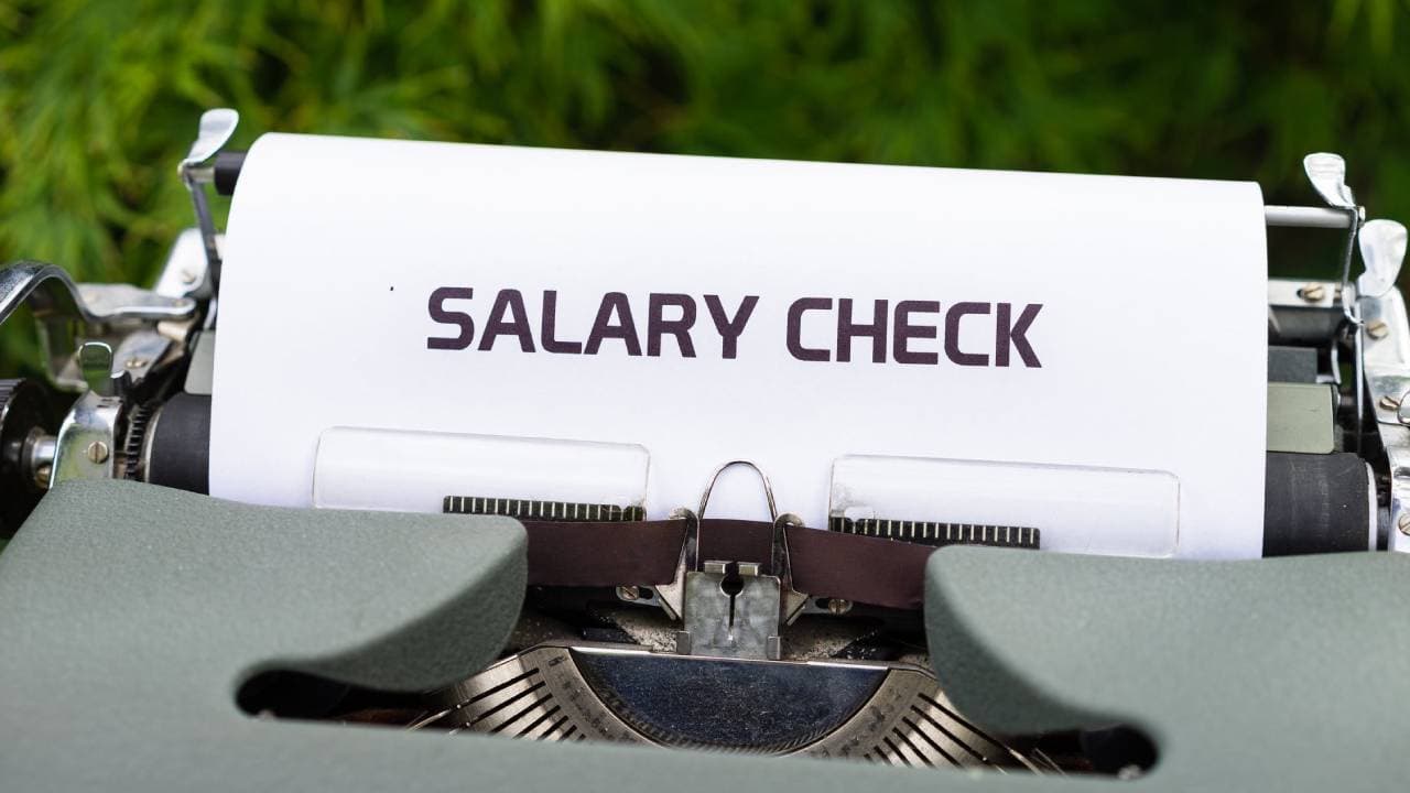 Perbandingan Gaji Menteri dengan Jabatan Penting Lain