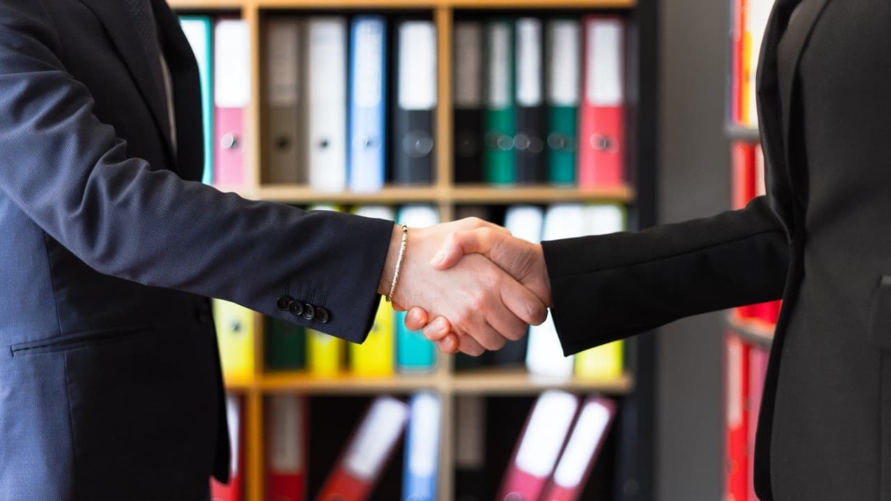 Perbedaan Akad Tabarru dan Akad Tijarah dalam Ekonomi Syariah