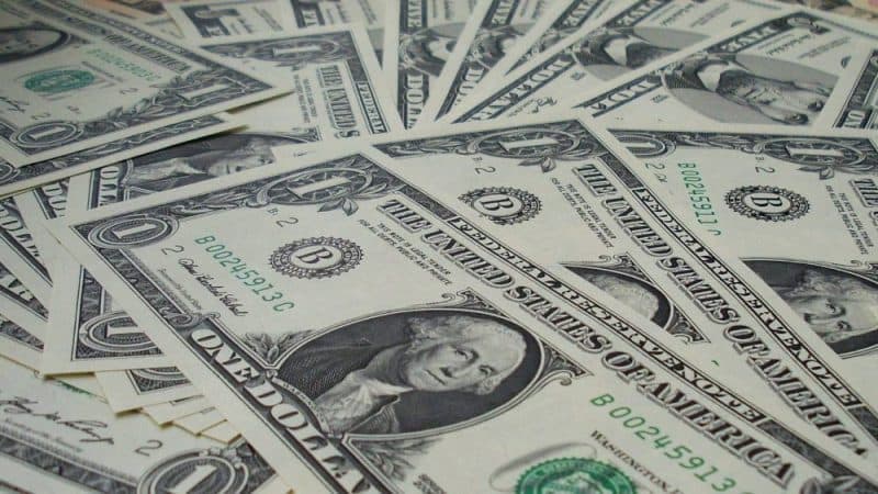 Punya Dana USD? Pilih USD Yield atau Saham AS?