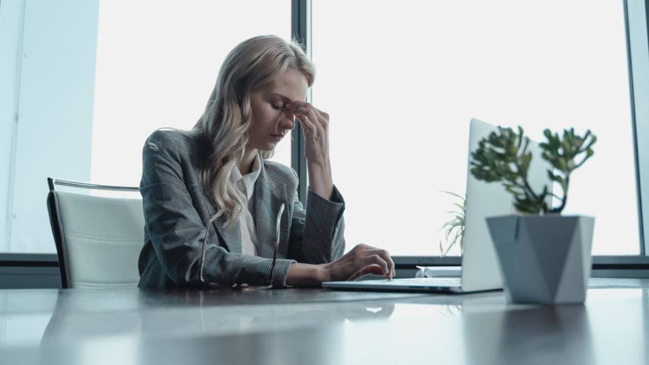 Disposition Effect: Ditahan di Atas, Dilepas di Murah