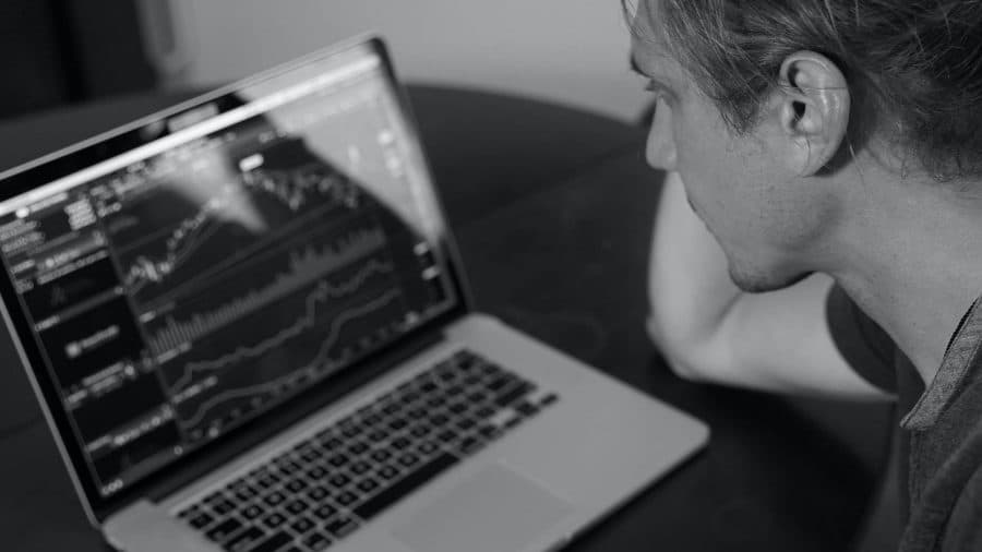 Inilah Mengapa Pinjam Uang Untuk Main Saham Tidak Disarankan