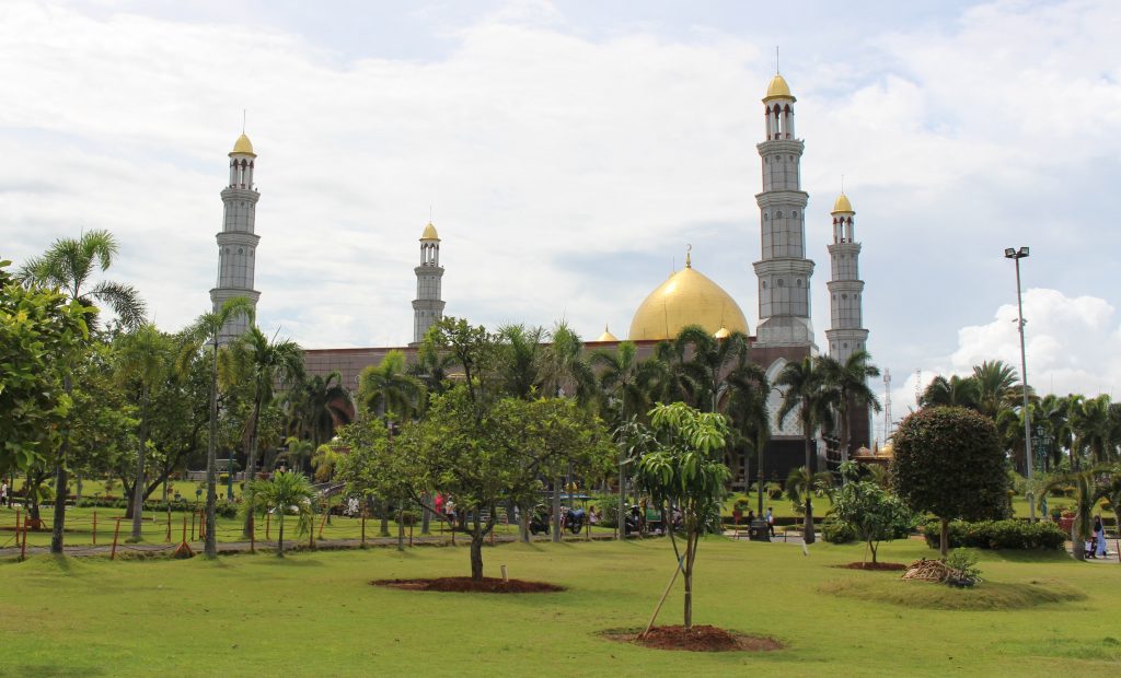 5 Kemegahan Masjid Kubah Emas Depok