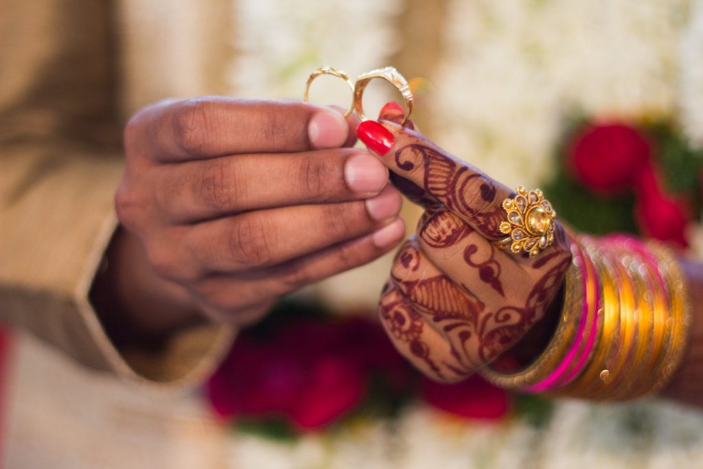Tips Membeli Cincin Kawin Emas untuk Pernikahan - Ajaib