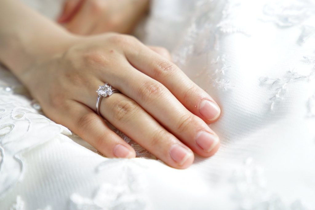 Moissanite, Alternatif Cincin Nikah untuk Menghemat Biaya Pernikahan