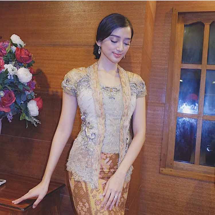 Inspirasi Kebaya Modern 2020 Untuk Acara Pentingmu Ajaib