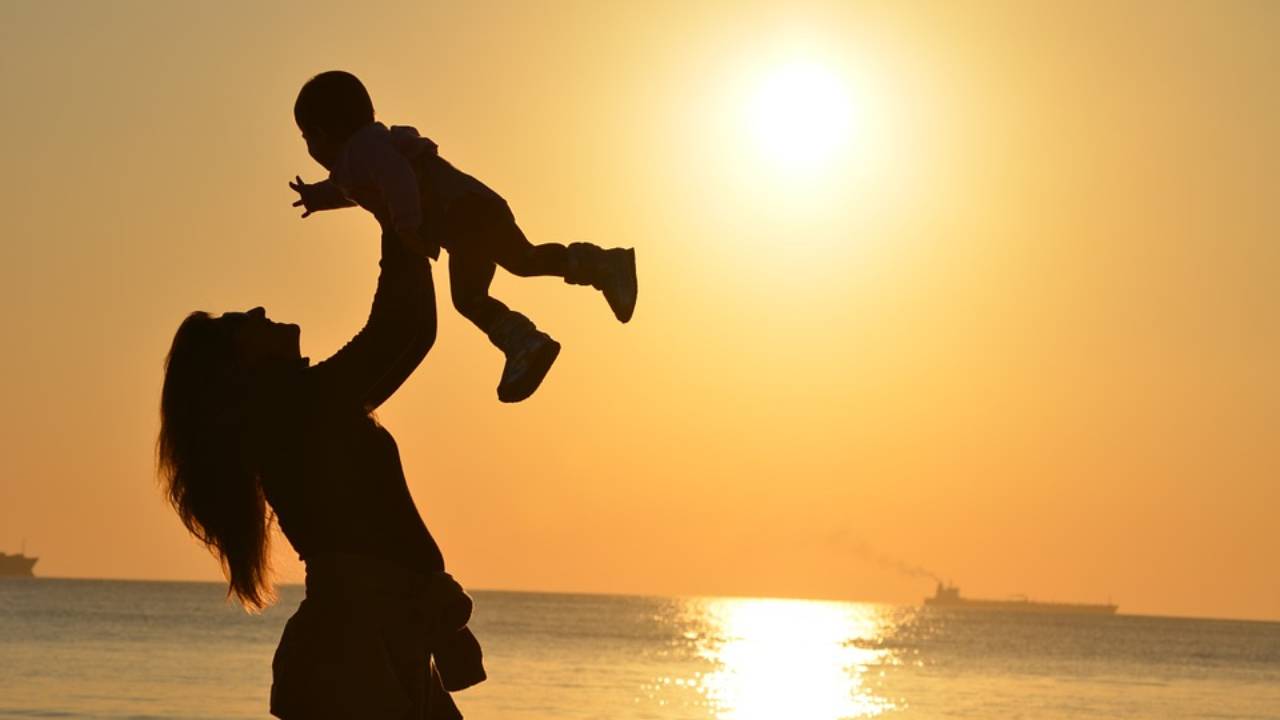 Peran Ibu dan Ayah Sama Penting dalam Pengasuhan Anak Ajaib