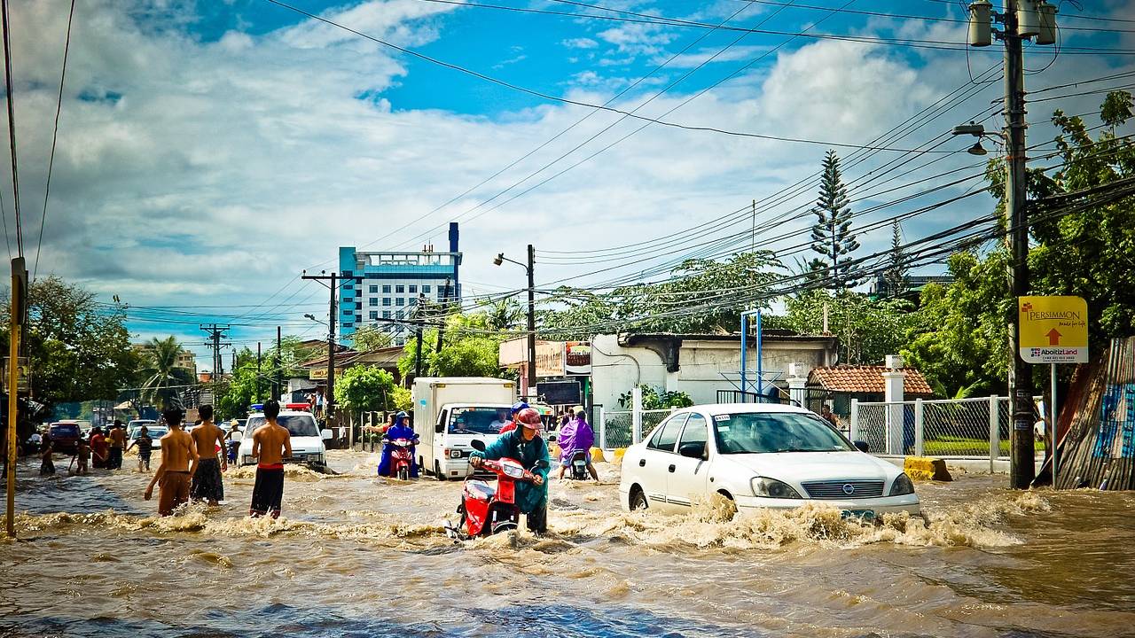 Hal yang Perlu Dipersiapkan Menghadapi Banjir Jakarta  Ajaib